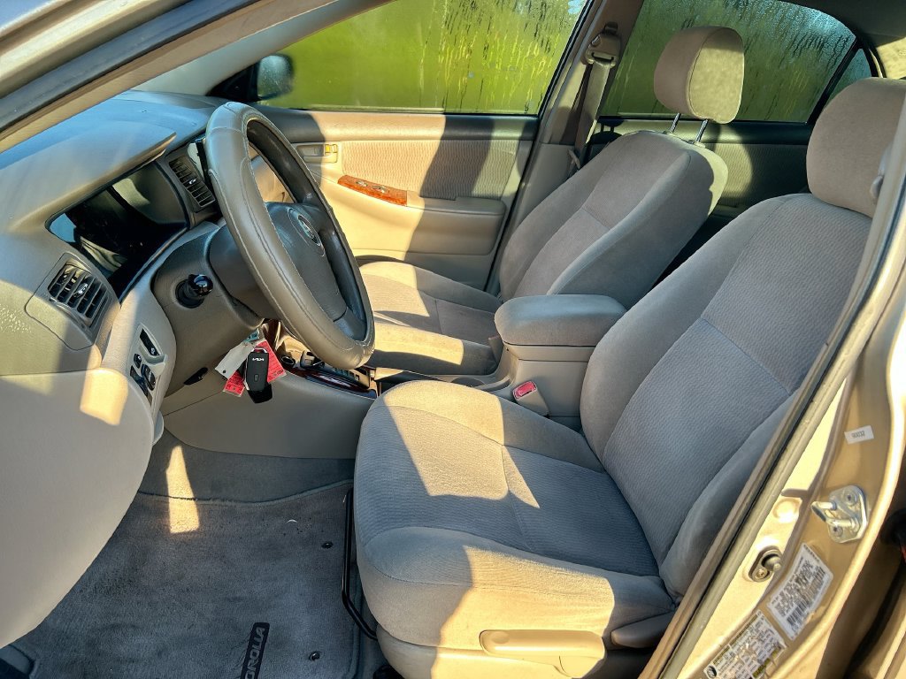 Used 2006 Toyota Corolla LE FWD image 2
