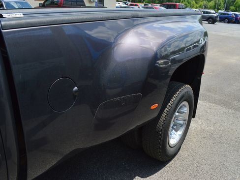Used 2011 GMC Sierra 3500 SLT w/ SLT Convenience Package AWD/4WD image 4