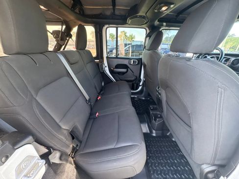 Used 2018 Jeep Wrangler Unlimited Sport S AWD/4WD image 40
