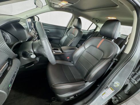 Used 2023 Nissan Sentra SR w/ SR Premium Package FWD image 12