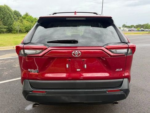 Used 2021 Toyota RAV4 XLE Premium FWD image 5