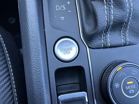 Certified 2023 Volkswagen Atlas Cross Sport SEL image 17