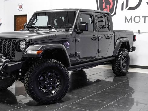 Used 2023 Jeep Gladiator Willys image 9