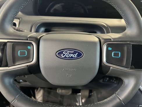 Used 2025 Ford Expedition Active AWD/4WD image 10