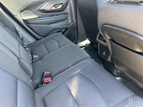 Used 2024 GMC Terrain SLE image 17