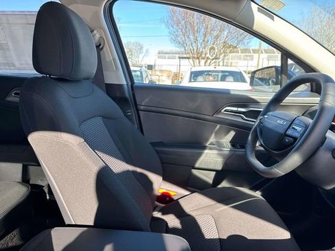 New 2026 Kia Sportage S image 13