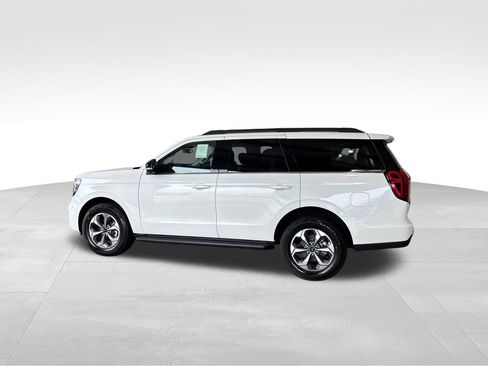 New 2027 Ford Expedition Active RWD image 2