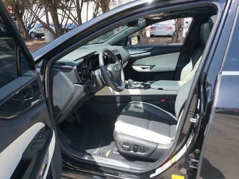Used 2024 Lexus NX 250 FWD image 2