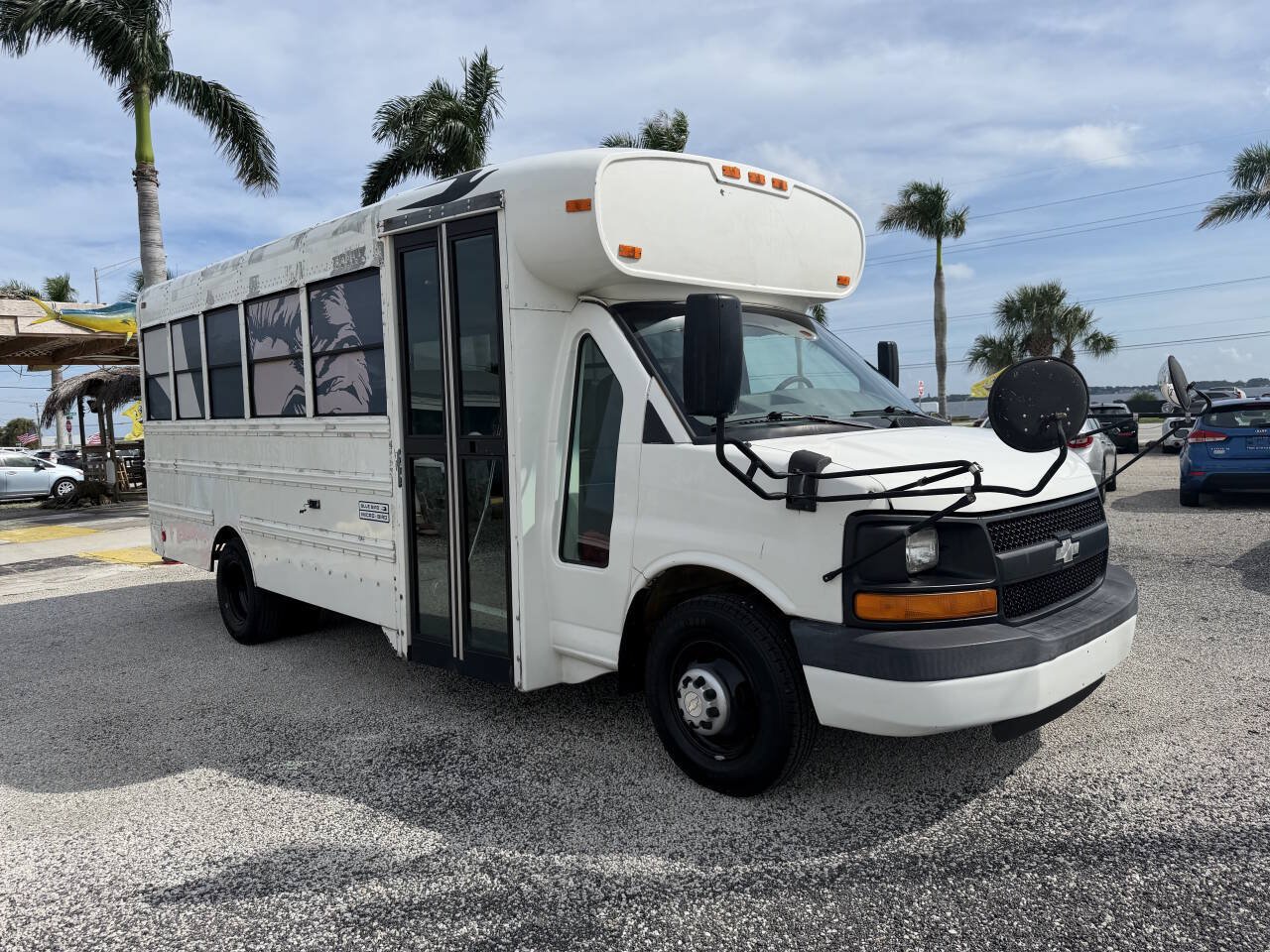 Used 2008 Chevrolet Express 3500 w/ School Bus Package RWD image 3