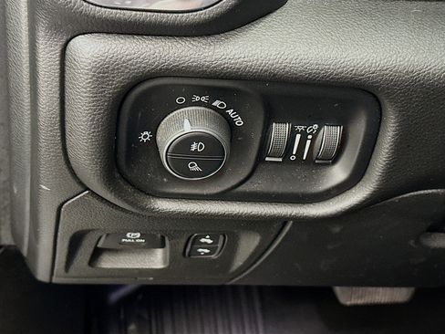 Used 2022 RAM 1500 Laramie w/ Sport Appearance Package AWD/4WD image 17