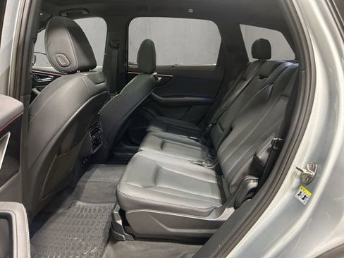 Used 2025 Audi Q7 2.0T Premium Plus w/ Premium Plus Package AWD/4WD image 22