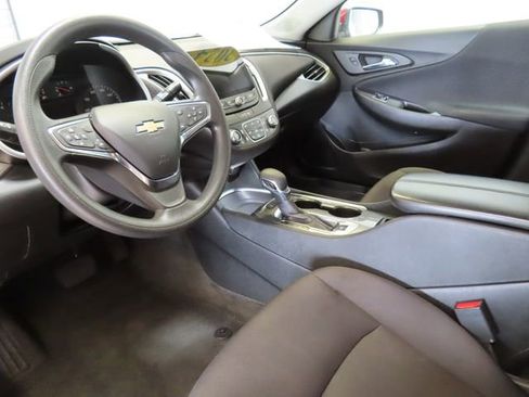 Used 2024 Chevrolet Malibu LT image 4