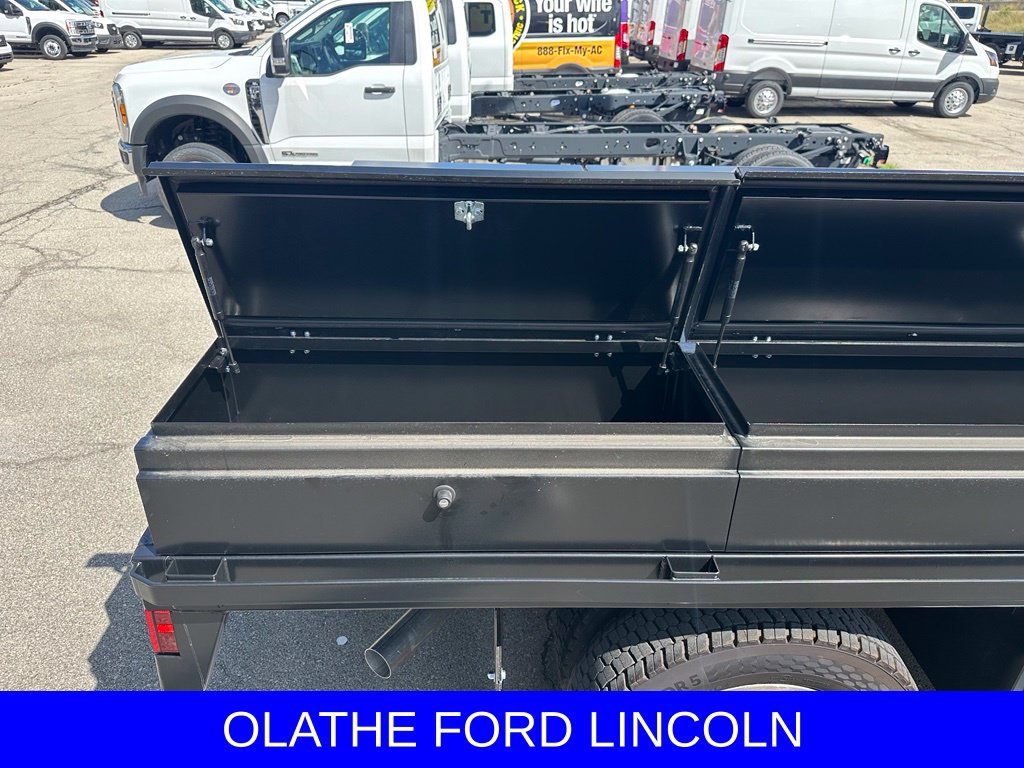 New 2025 Ford F550 4x4 Regular Cab Super Duty image 9