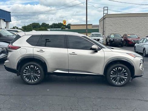 Used 2026 Nissan Rogue Platinum w/ Platinum Premium Package AWD/4WD image 2