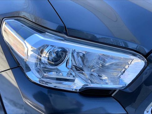 Used 2020 Toyota Tacoma SR5 image 27