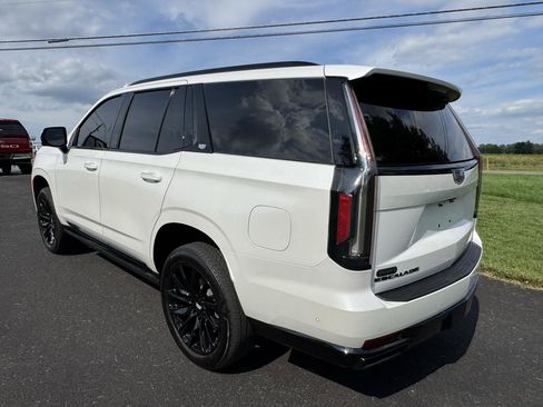 Used 2023 Cadillac Escalade Sport w/ LPO, ONYX Package AWD/4WD image 4
