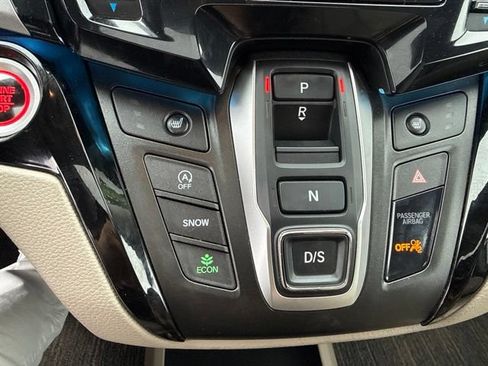 Used 2024 Honda Odyssey Touring image 12