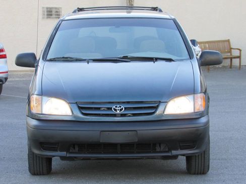 Used 2002 Toyota Sienna CE image 5