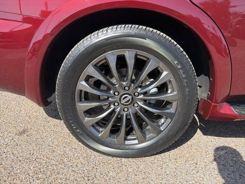 Certified 2022 Nissan Armada Platinum w/ Captain's Chairs Package image 18