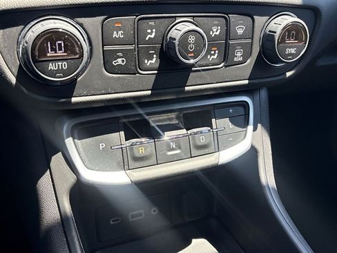 Used 2024 GMC Terrain SLE w/ Driver Convenience Package AWD/4WD image 15
