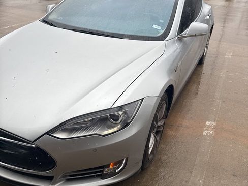 Used 2014 Tesla Model S P85 image 24