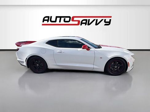 Used 2022 Chevrolet Camaro LT RWD image 8