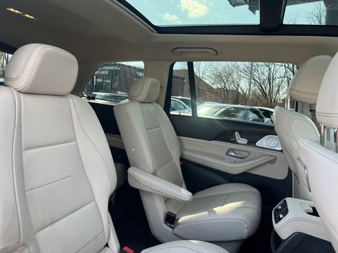 Used 2020 Mercedes-Benz GLS 450 4MATIC image 17