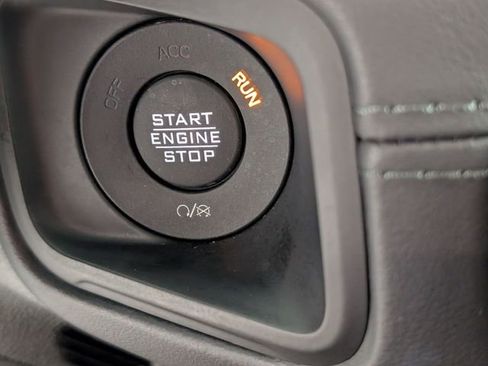 Used 2025 Jeep Wrangler Unlimited Sahara image 22