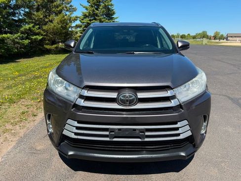 Used 2017 Toyota Highlander XLE w/ Protection Package #3 AWD/4WD image 5