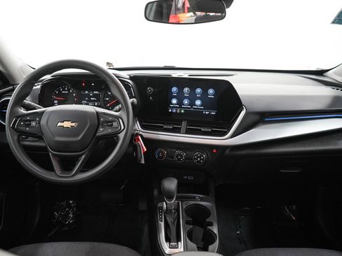 Used 2024 Chevrolet Trax LS FWD image 15