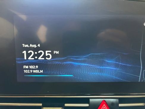 Used 2024 Hyundai Elantra SEL FWD image 19
