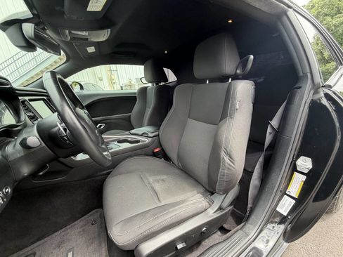 Used 2016 Dodge Challenger R/T Scat Pack w/ Driver Convenience Group RWD image 5
