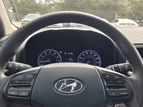 Certified 2022 Hyundai Venue SEL image 23