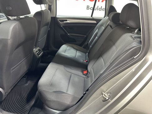 Used 2017 Volkswagen Golf S image 20