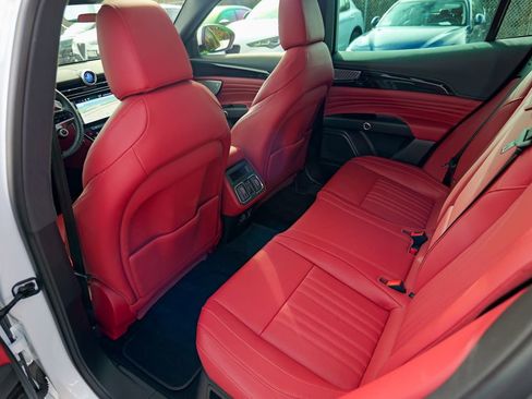 Used 2023 Maserati Grecale Modena image 27