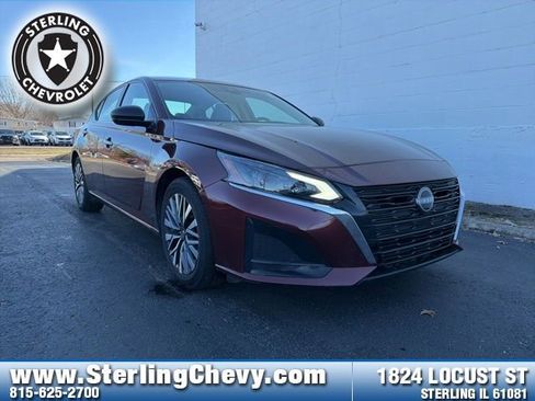 Used 2024 Nissan Altima 2.5 SV image 7