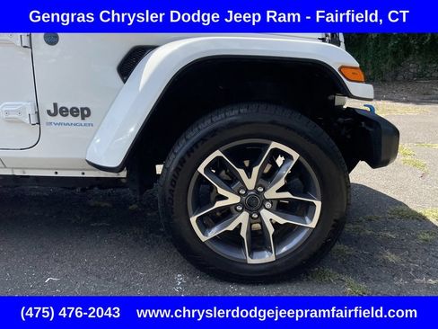 Used 2024 Jeep Wrangler Unlimited w/ Convenience Group AWD/4WD image 7