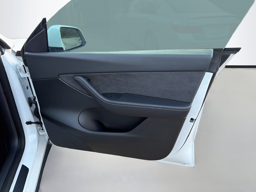 Used 2022 Tesla Model Y Performance AWD/4WD image 35