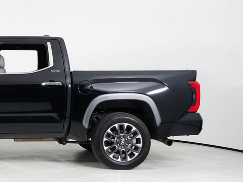 Used 2025 Toyota Tundra Limited AWD/4WD image 12
