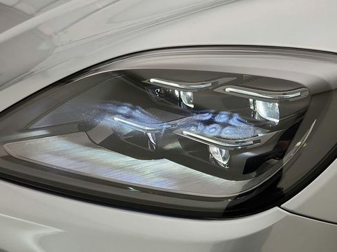 Used 2025 Porsche Cayenne E-Hybrid Coupe image 20