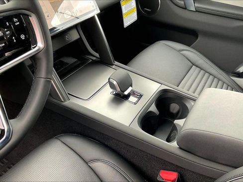 New 2026 Land Rover Discovery Sport Landmark AWD/4WD image 11
