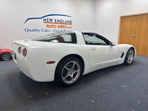 Used 2000 Chevrolet Corvette Coupe w/ Roof Pkg image 17