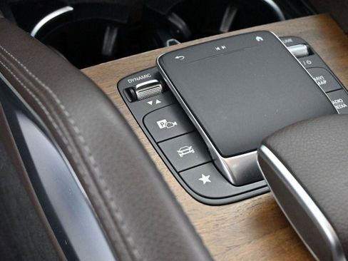 Used 2023 Mercedes-Benz GLS 450 4MATIC image 21