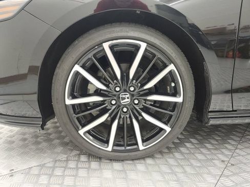 Used 2024 Honda Accord Touring image 12