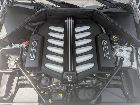 Used 2018 Rolls-Royce Dawn RWD image 57