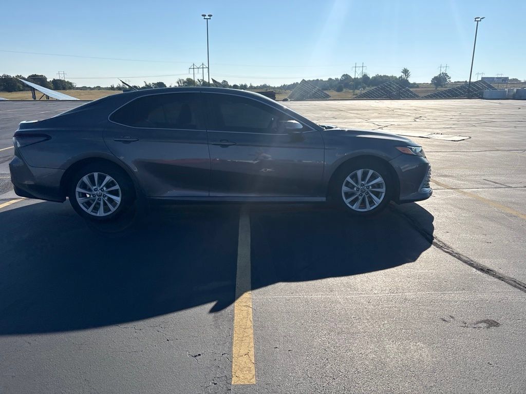 Used 2021 Toyota Camry LE FWD image 11