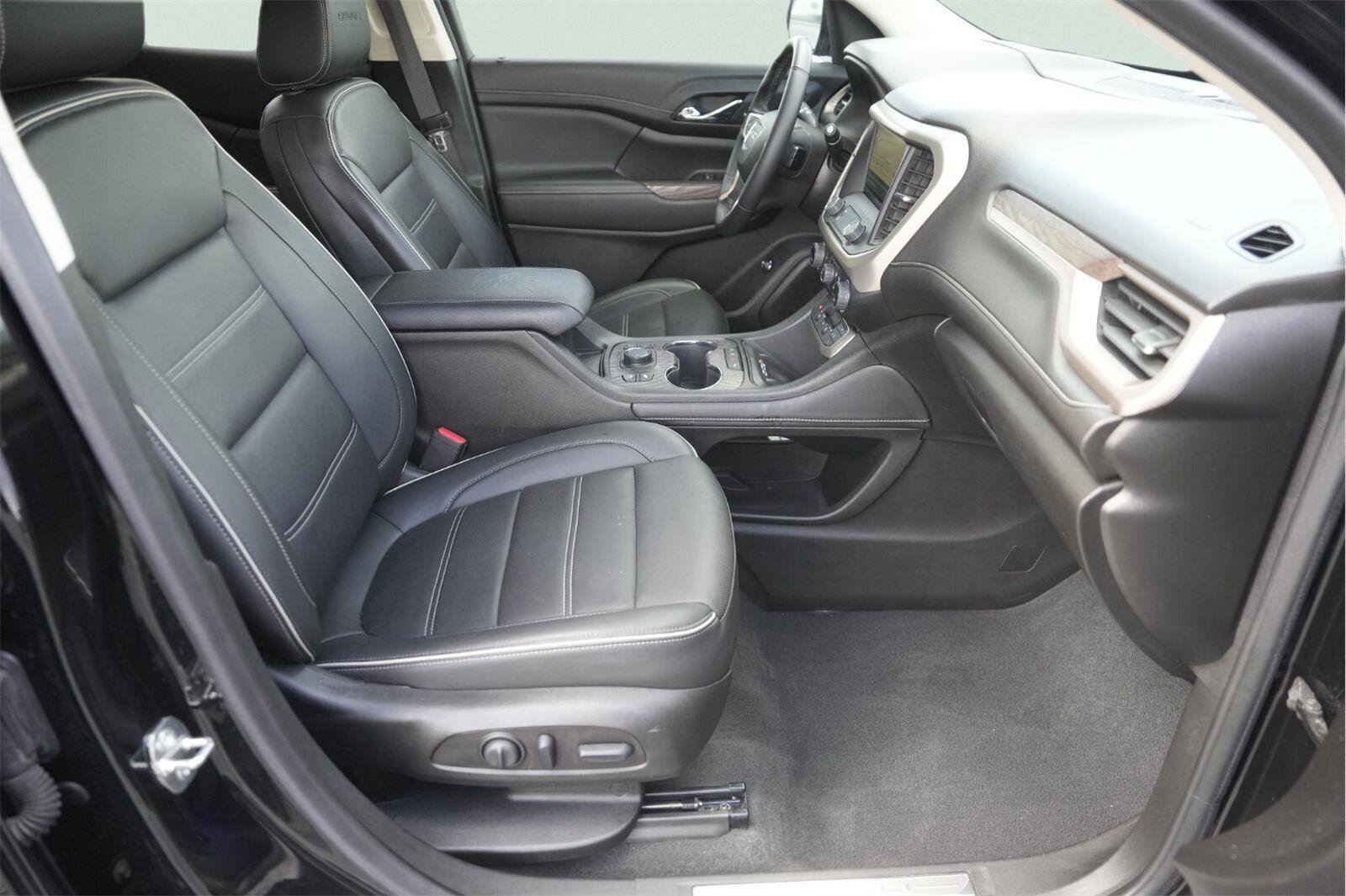 Used 2023 GMC Acadia Denali w/ Denali Ultimate Package FWD image 19