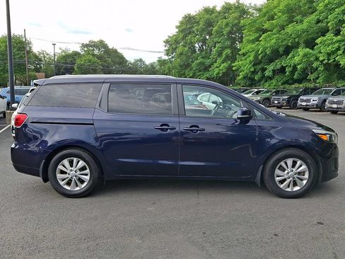 Used 2018 Kia Sedona LX w/ LX Essentials Premium Package FWD image 7