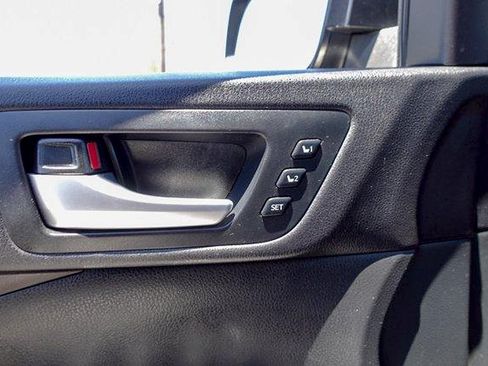 Used 2016 Toyota Highlander Limited Platinum FWD image 24
