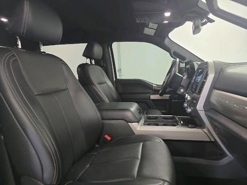 Used 2022 Ford F250 Lariat w/ Lariat Value Package AWD/4WD image 16